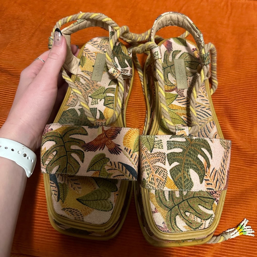 Farm Rio Platform Sandals - Picture 4 of 4